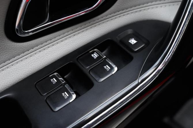 Kia Ceed II Рестайлинг с пробегом 2015 года, цена 1 030 000 рублей, 135000 км, универсал, Автокод Объявления