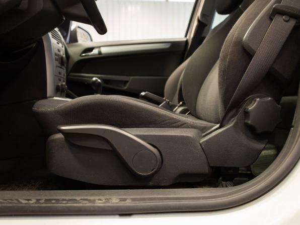Opel Astra H Рестайлинг с пробегом 2012 года, цена 645 000 рублей, 189452 км, универсал, Автокод Объявления