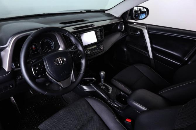 Toyota RAV4 IV (XA40) Рестайлинг с пробегом 2019 года, цена 2 959 000 рублей, 86000 км, внедорожник, Автокод Объявления