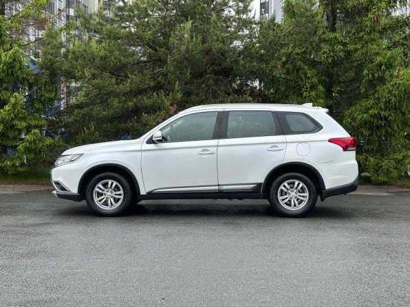Mitsubishi Outlander III Рестайлинг 2 с пробегом 2018 года, цена 2 045 000 рублей, 77837 км, внедорожник, Автокод Объявления