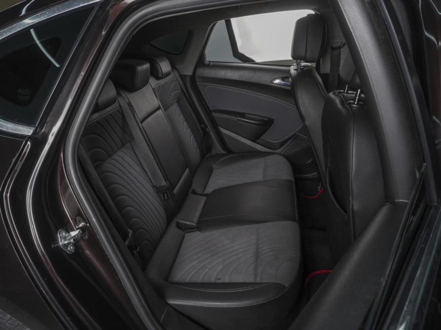 Opel Astra J Рестайлинг Ростов-на-Дону  - изображение 7