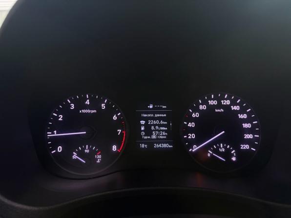 Hyundai Solaris II с пробегом 2017 года, цена 999 000 рублей, 264379 км, седан, Автокод Объявления