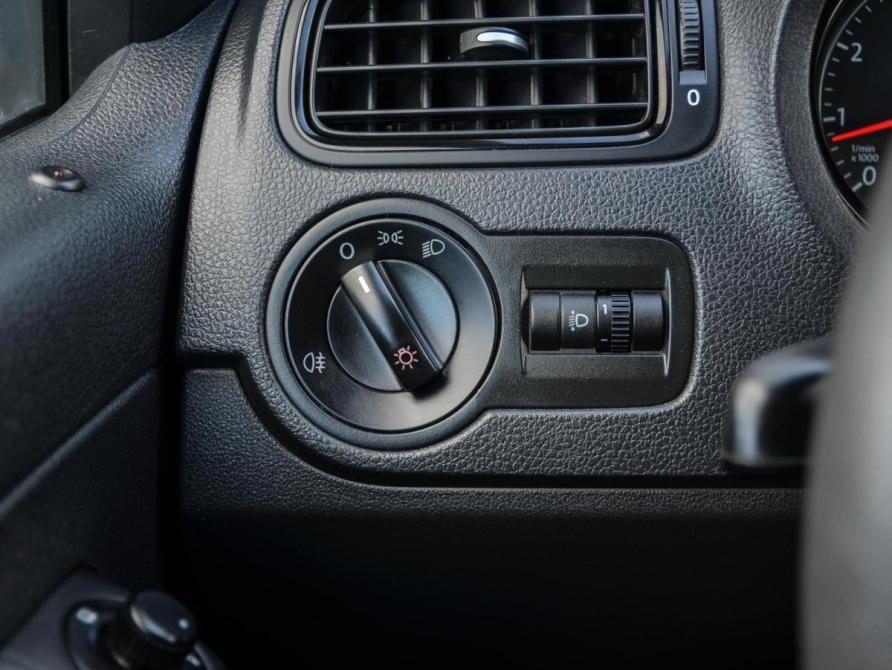 Volkswagen Polo V Рестайлинг Курган  - изображение 16