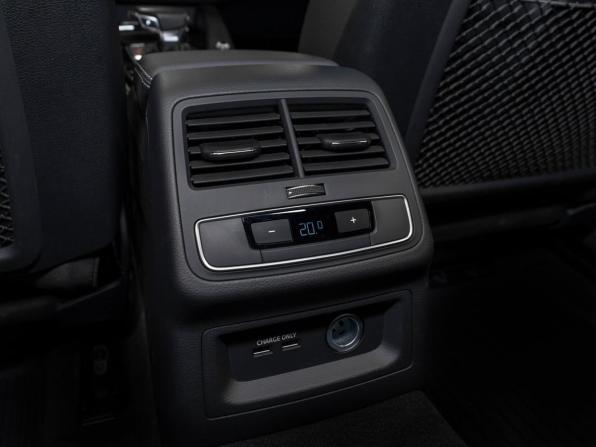 Audi A4 V (B9) Рестайлинг с пробегом 2021 года, цена 3 550 000 рублей, 80179 км, седан, Автокод Объявления