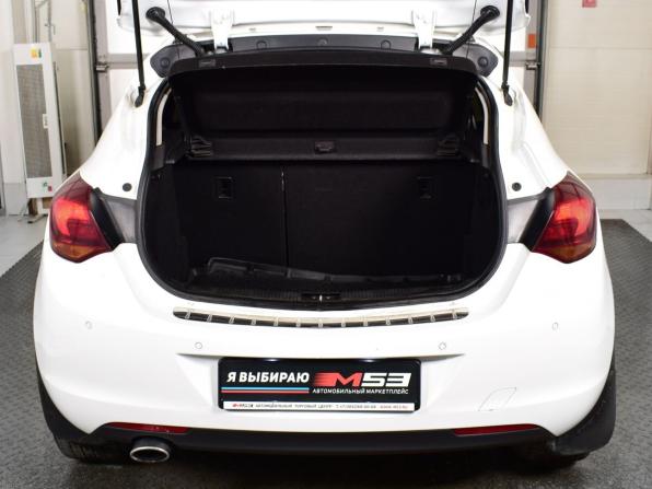 Opel Astra J с пробегом 2011 года, цена 669 995 рублей, 220535 км, хэтчбек, Автокод Объявления