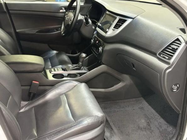 Hyundai Tucson III с пробегом 2016 года, цена 1 659 000 рублей, 210000 км, внедорожник, Автокод Объявления