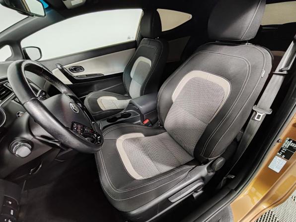 Kia Ceed II Рестайлинг с пробегом 2016 года, цена 1 329 000 рублей, 86513 км, хэтчбек, Автокод Объявления