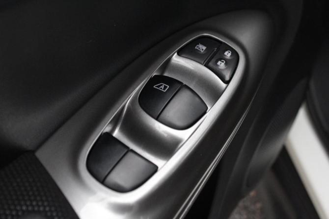 Nissan Juke I с пробегом 2013 года, цена 1 030 000 рублей, 166182 км, внедорожник, Автокод Объявления