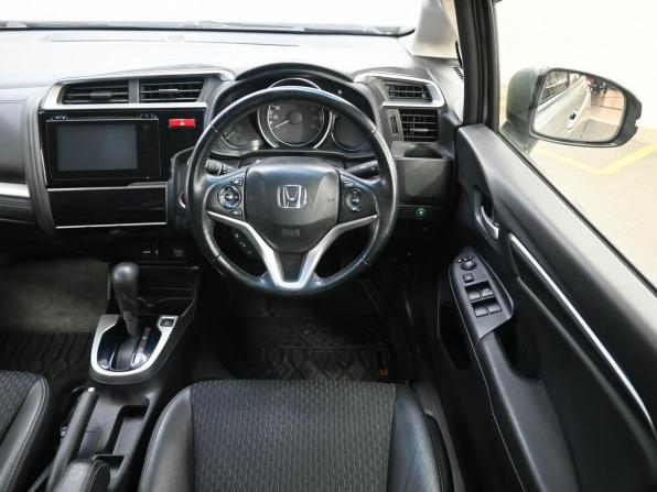 Honda Fit III с пробегом 2013 года, цена 1 249 900 рублей, 148349 км, хэтчбек, Автокод Объявления