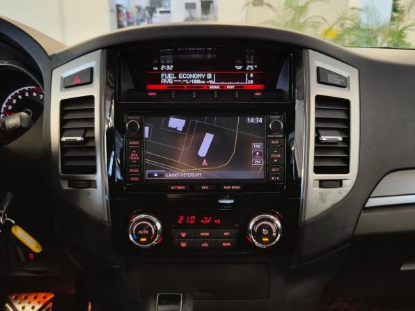 Mitsubishi Pajero IV Рестайлинг 2 с пробегом 2015 года, цена 2 018 000 рублей, 181780 км, внедорожник, Автокод Объявления