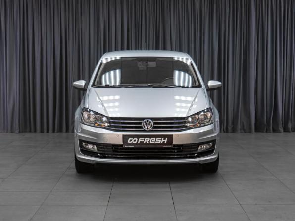 Volkswagen Polo V Рестайлинг с пробегом 2018 года, цена 1 609 000 рублей, 75740 км, седан, Автокод Объявления