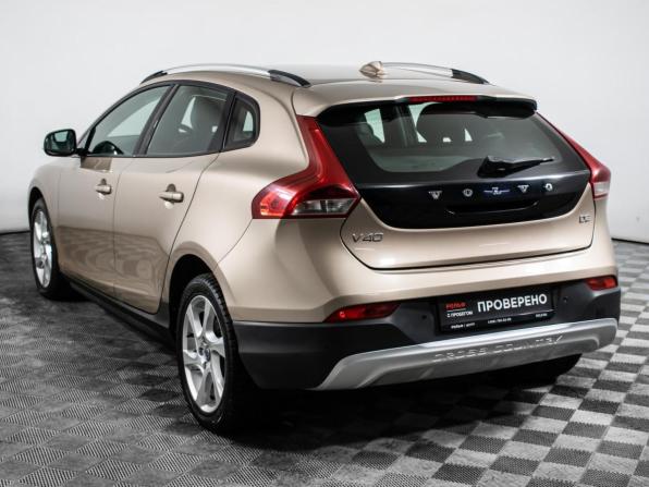 Volvo V40 II с пробегом 2013 года, цена 1 109 158 рублей, 239415 км, хэтчбек, Автокод Объявления