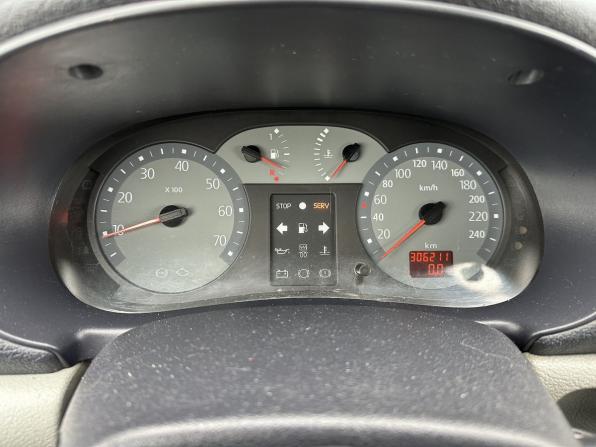Renault Symbol I Рестайлинг с пробегом 2005 года, цена 150 000 рублей, 306211 км, седан, Автокод Объявления