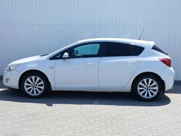 Opel Astra J с пробегом 2012 года, цена 845 000 рублей, 165450 км, хэтчбек, Автокод Объявления
