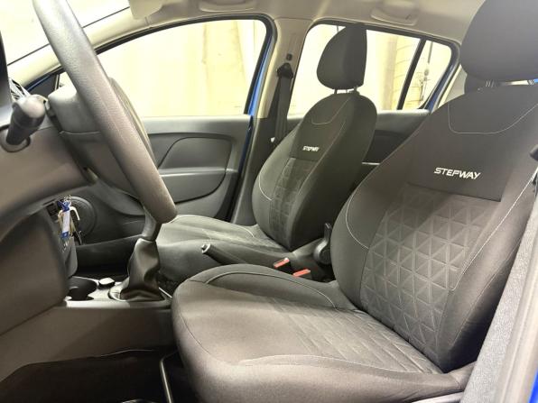 Renault Sandero II с пробегом 2016 года, цена 950 000 рублей, 63421 км, хэтчбек, Автокод Объявления