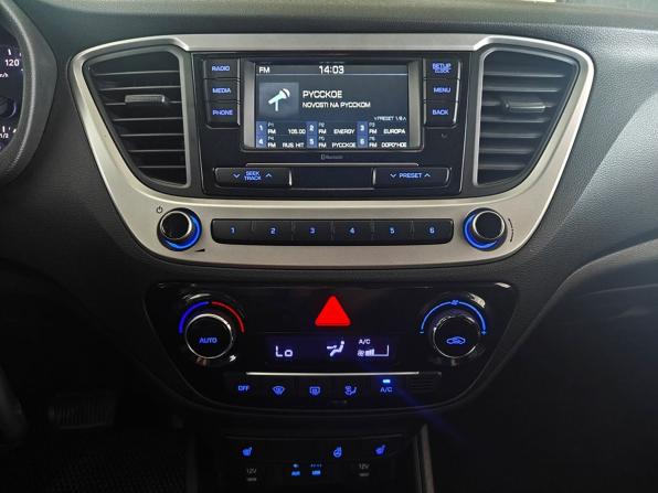 Hyundai Solaris II с пробегом 2017 года, цена 1 345 000 рублей, 117963 км, седан, Автокод Объявления