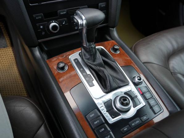 Audi Q7 I (4L) Рестайлинг с пробегом 2010 года, цена 1 350 000 рублей, 292934 км, внедорожник, Автокод Объявления