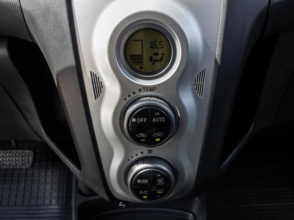 Toyota Yaris II с пробегом 2006 года, цена 776 000 рублей, 135947 км, хэтчбек, Автокод Объявления