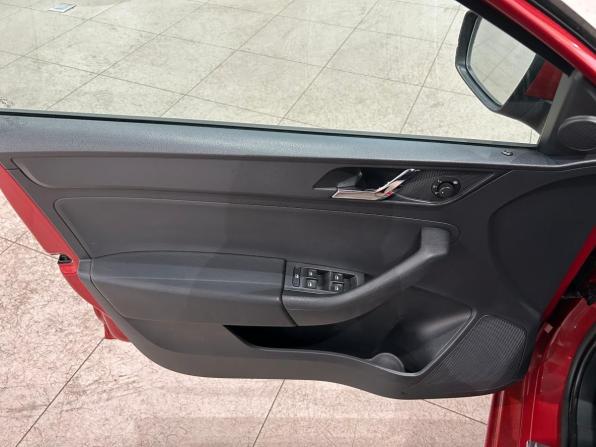 Skoda Rapid I с пробегом 2014 года, цена 719 000 рублей, 221975 км, лифтбек, Автокод Объявления