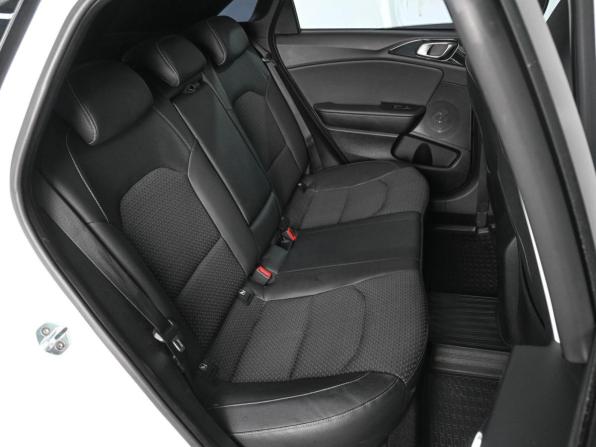 Kia Ceed III с пробегом 2018 года, цена 1 929 000 рублей, 90159 км, хэтчбек, Автокод Объявления