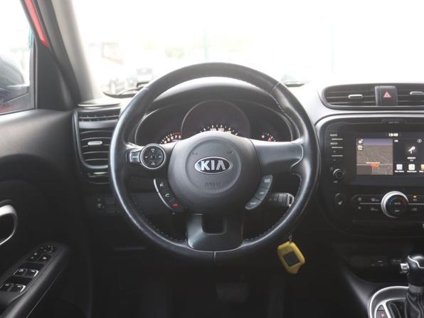 Kia Soul II Рестайлинг с пробегом 2018 года, цена 1 536 000 рублей, 97000 км, хэтчбек, Автокод Объявления