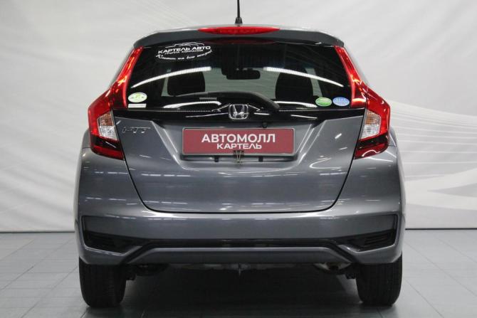 Honda Fit III Рестайлинг с пробегом 2018 года, цена 1 100 000 рублей, 134080 км, хэтчбек, Автокод Объявления