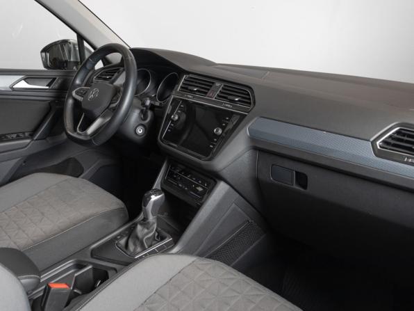 Volkswagen Tiguan II Рестайлинг с пробегом 2021 года, цена 2 797 600 рублей, 55707 км, внедорожник, Автокод Объявления