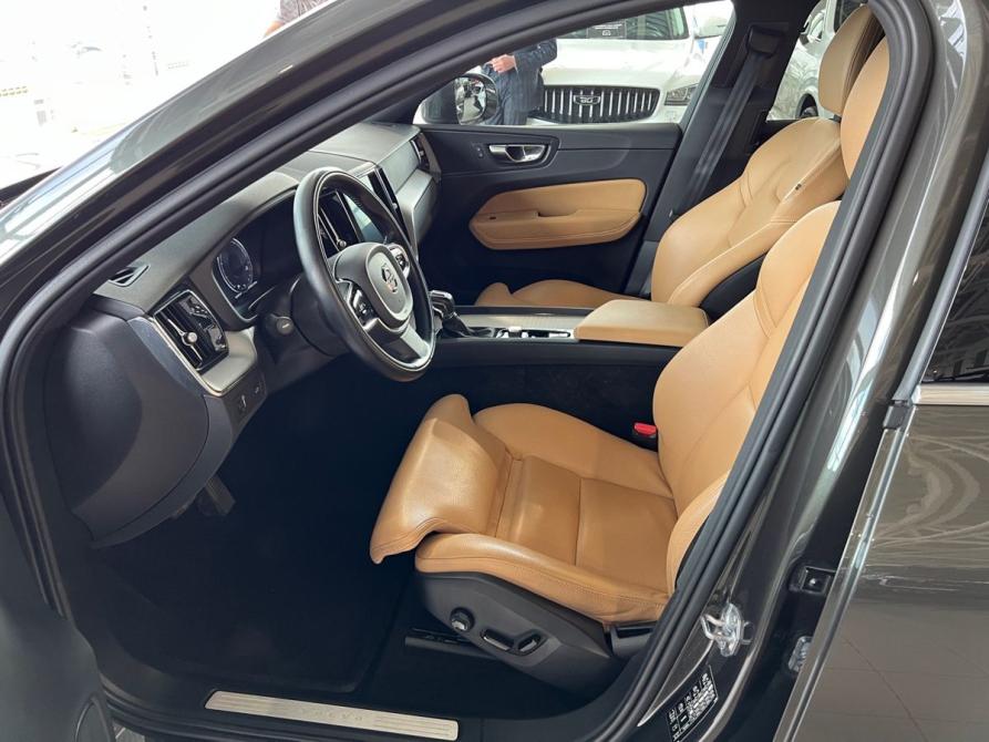 Volvo XC60 II Москва  - изображение 12