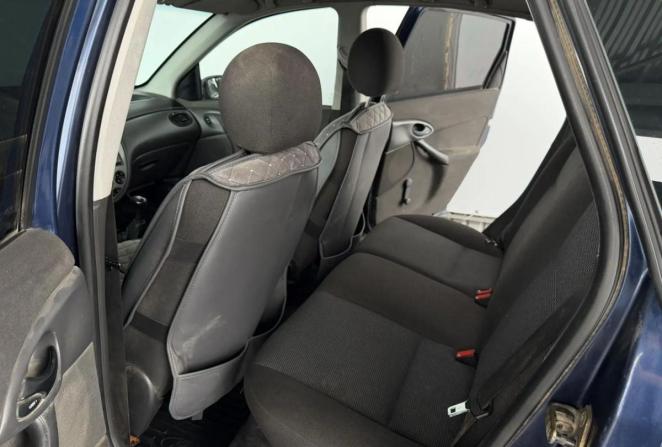 Ford Focus I Рестайлинг с пробегом 2002 года, цена 250 000 рублей, 276168 км, седан, Автокод Объявления