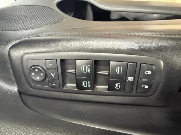 Jeep Grand Cherokee IV (WK2) Рестайлинг с пробегом 2013 года, цена 1 949 000 рублей, 240000 км, внедорожник, Автокод Объявления