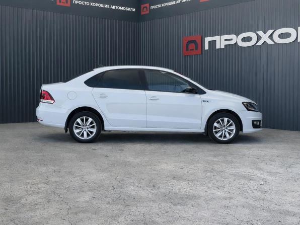 Volkswagen Polo V Рестайлинг с пробегом 2017 года, цена 1 447 000 рублей, 78351 км, седан, Автокод Объявления
