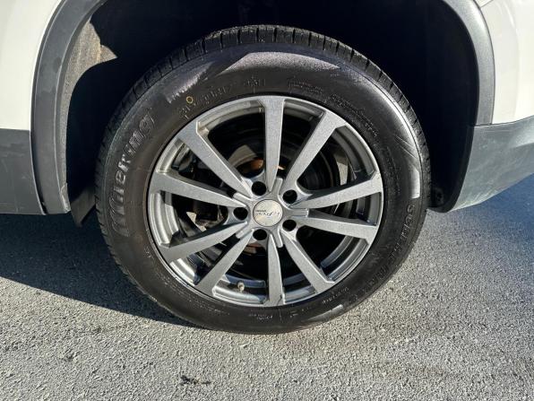 Volkswagen Tiguan I Рестайлинг с пробегом 2012 года, цена 1 190 000 рублей, 239353 км, внедорожник, Автокод Объявления