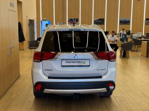 Mitsubishi Outlander III Рестайлинг 2 с пробегом 2016 года, цена 1 699 000 рублей, 110000 км, внедорожник, Автокод Объявления