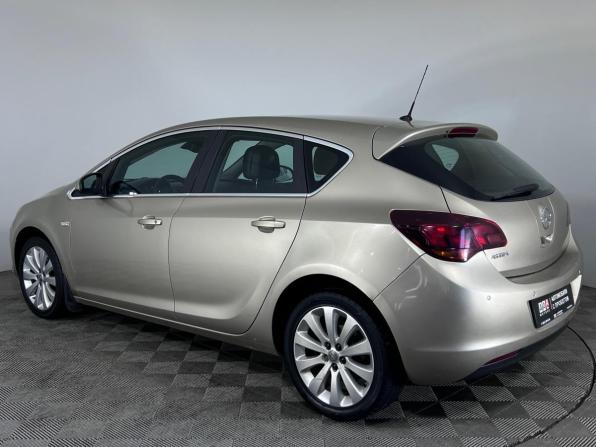 Opel Astra J с пробегом 2011 года, цена 650 000 рублей, 212538 км, хэтчбек, Автокод Объявления