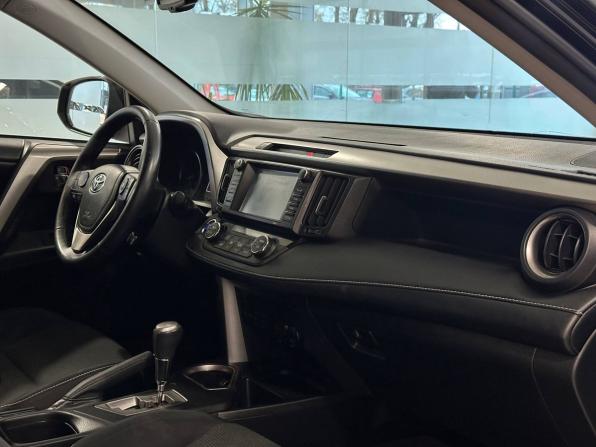 Toyota RAV4 IV (XA40) Рестайлинг с пробегом 2017 года, цена 2 177 000 рублей, 114011 км, внедорожник, Автокод Объявления