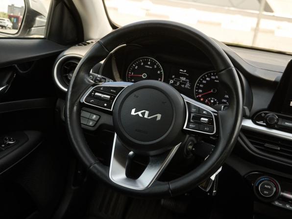 Kia Cerato IV Рестайлинг с пробегом 2021 года, цена 2 210 000 рублей, 46121 км, седан, Автокод Объявления