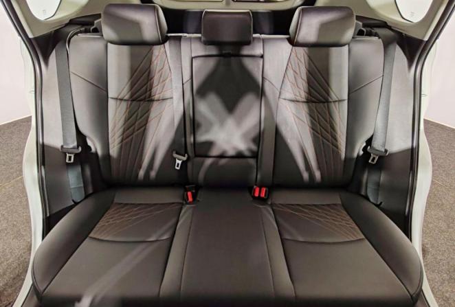 Toyota RAV4 VI (XA60) с пробегом 2025 года, цена 4 990 000 рублей, 7716 км, внедорожник, Автокод Объявления