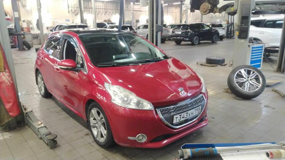 Peugeot 208 I Санкт-Петербург  - изображение 2