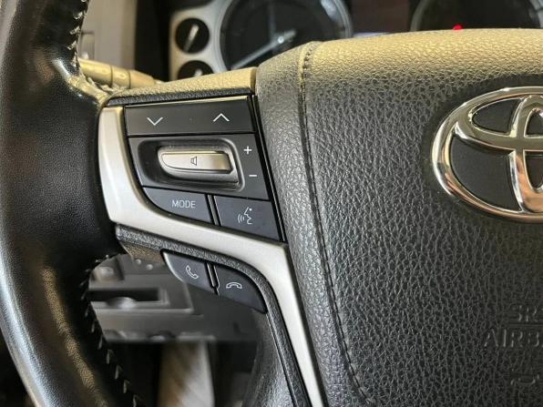 Toyota Land Cruiser 200 Series Рестайлинг 2 с пробегом 2019 года, цена 7 980 000 рублей, 57226 км, внедорожник, Автокод Объявления