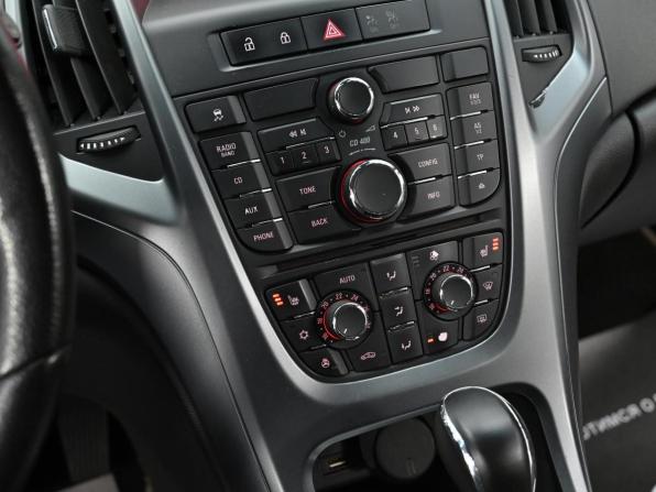 Opel Astra J Рестайлинг с пробегом 2012 года, цена 799 000 рублей, 118000 км, хэтчбек, Автокод Объявления