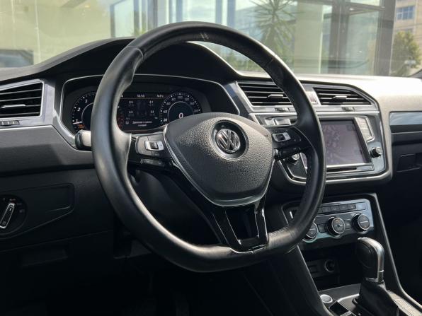 Volkswagen Tiguan II с пробегом 2017 года, цена 2 290 000 рублей, 179124 км, внедорожник, Автокод Объявления