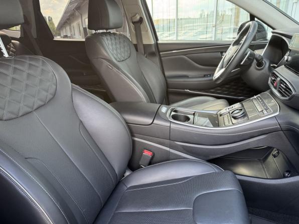Hyundai Santa Fe IV Рестайлинг с пробегом 2023 года, цена 4 265 000 рублей, 19952 км, внедорожник, Автокод Объявления