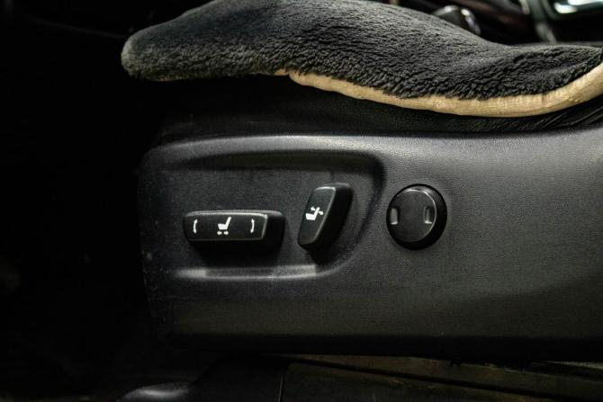 Toyota Land Cruiser Prado 150 Series Рестайлинг 1 с пробегом 2015 года, цена 3 229 000 рублей, 198690 км, внедорожник, Автокод Объявления