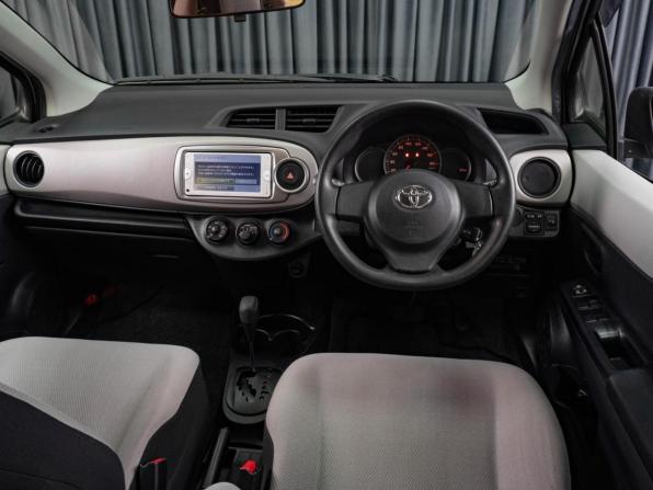 Toyota Vitz III (XP130) с пробегом 2013 года, цена 879 000 рублей, 117027 км, хэтчбек, Автокод Объявления