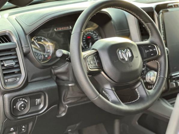 Ram 1500 V с пробегом 2020 года, цена 6 990 000 рублей, 105867 км, offers.body_type.unknown, Автокод Объявления