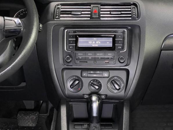 Volkswagen Jetta VI с пробегом 2013 года, цена 899 000 рублей, 261881 км, седан, Автокод Объявления