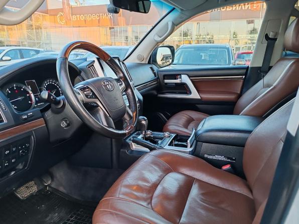 Toyota Land Cruiser 200 Series Рестайлинг 2 с пробегом 2016 года, цена 4 850 000 рублей, 292753 км, внедорожник, Автокод Объявления