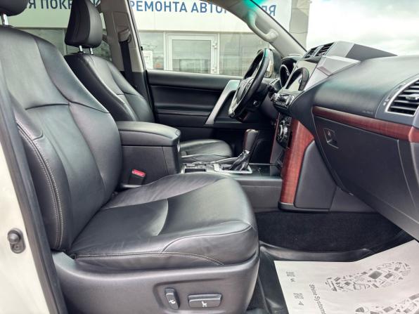 Toyota Land Cruiser Prado 150 Series Рестайлинг 1 с пробегом 2013 года, цена 3 380 000 рублей, 252159 км, внедорожник, Автокод Объявления