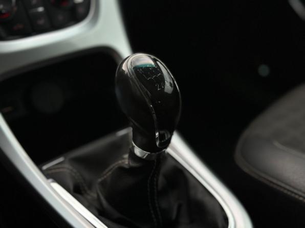 Opel Astra J Рестайлинг с пробегом 2013 года, цена 899 000 рублей, 94243 км, хэтчбек, Автокод Объявления