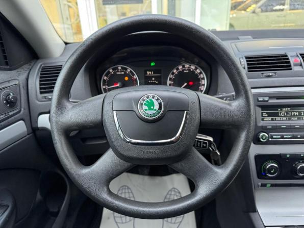 Skoda Octavia II (A5) Рестайлинг с пробегом 2012 года, цена 765 000 рублей, 161298 км, лифтбек, Автокод Объявления